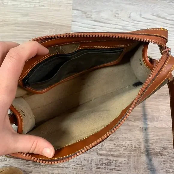 Vintage Dooney & Bourke All-Weather Leather Crossbody Bag - Picture 8 of 8